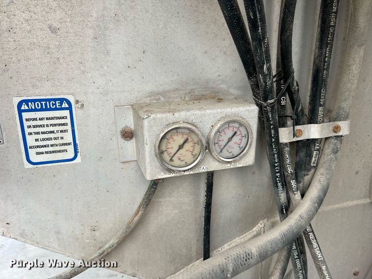 image for item NA9255 2007 International 4400  feed delivery truck