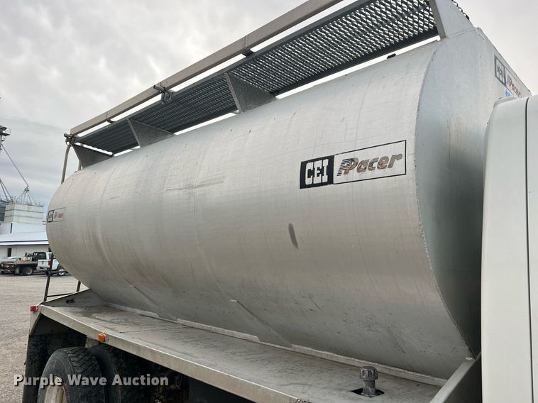 image for item NA9255 2007 International 4400  feed delivery truck