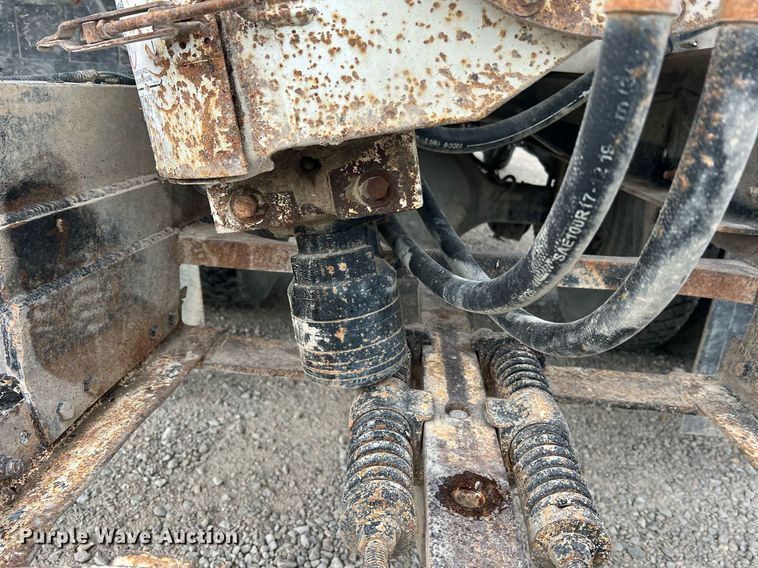 image for item NA9255 2007 International 4400  feed delivery truck