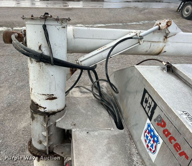 image for item NA9255 2007 International 4400  feed delivery truck