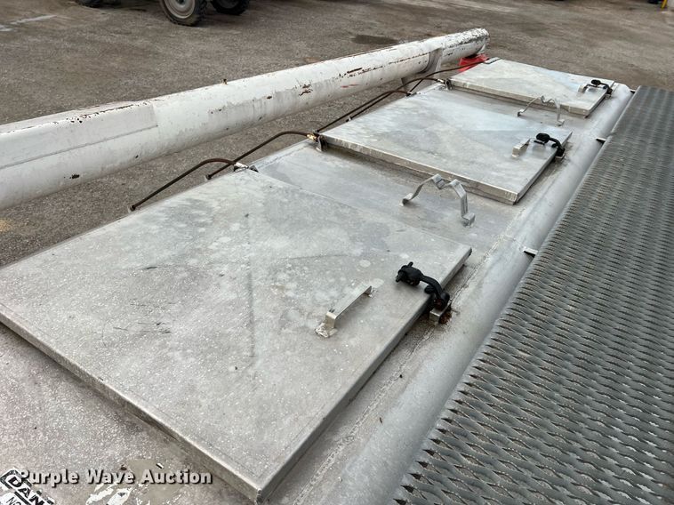 image for item NA9255 2007 International 4400  feed delivery truck