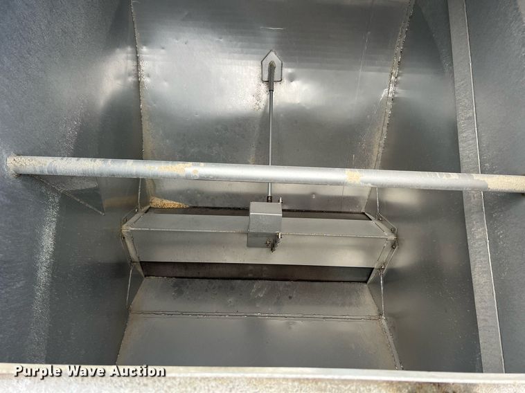 image for item NA9255 2007 International 4400  feed delivery truck