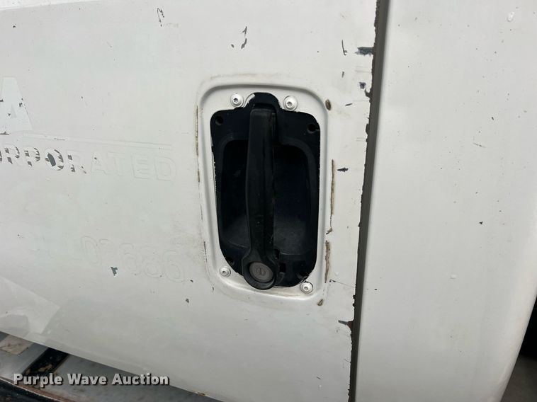 image for item NA9255 2007 International 4400  feed delivery truck