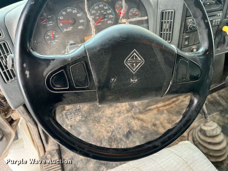 image for item NA9255 2007 International 4400  feed delivery truck