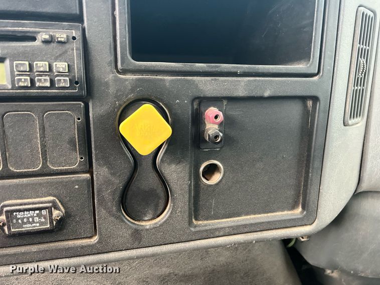 image for item NA9255 2007 International 4400  feed delivery truck