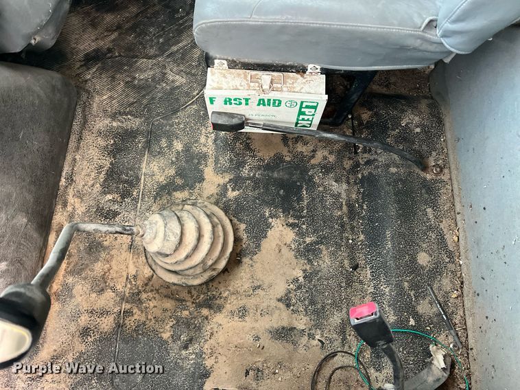 image for item NA9255 2007 International 4400  feed delivery truck