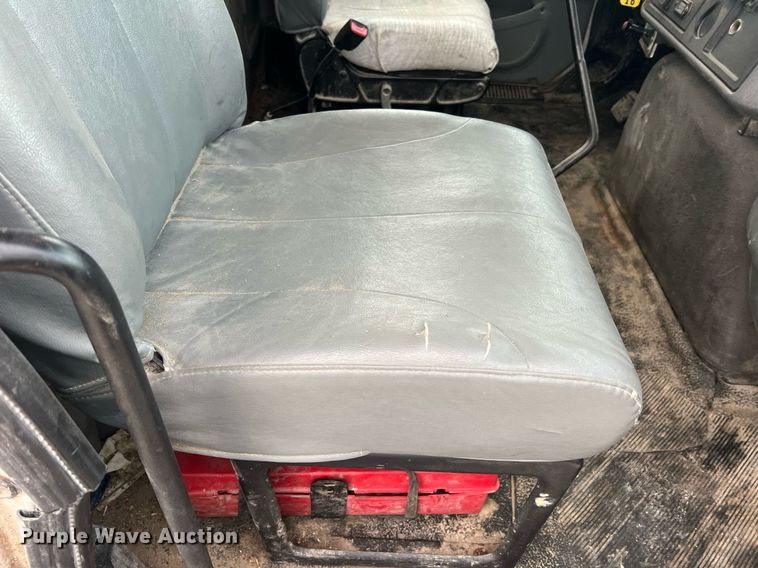 image for item NA9255 2007 International 4400  feed delivery truck