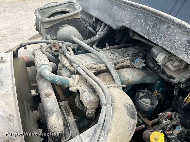 image for item NA9255 2007 International 4400  feed delivery truck