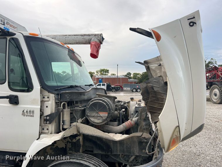 image for item NA9255 2007 International 4400  feed delivery truck