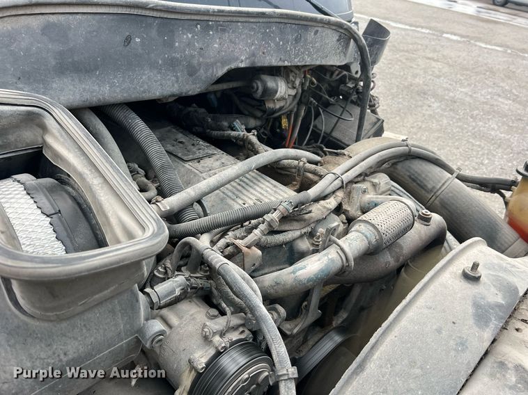 image for item NA9255 2007 International 4400  feed delivery truck