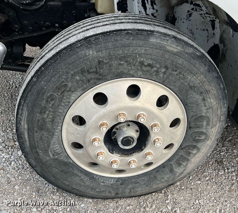 image for item NA9255 2007 International 4400  feed delivery truck