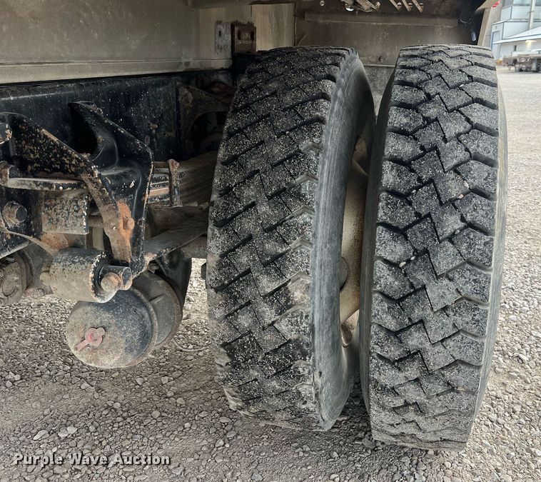 image for item NA9255 2007 International 4400  feed delivery truck