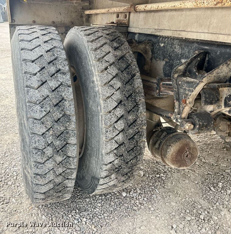 image for item NA9255 2007 International 4400  feed delivery truck