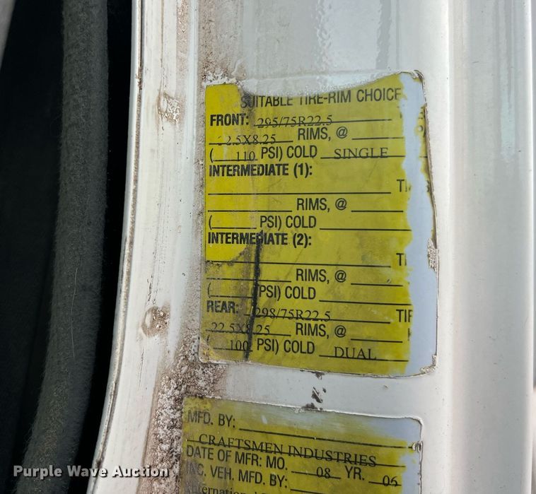 image for item NA9255 2007 International 4400  feed delivery truck