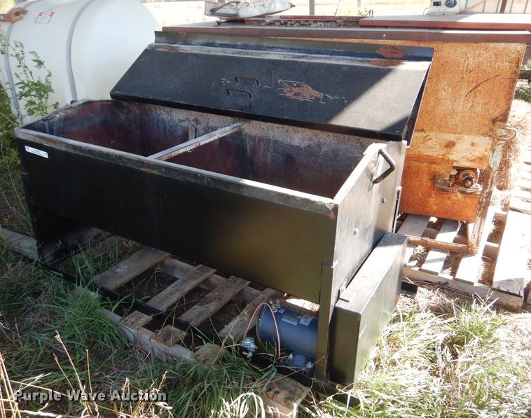 image for item NJ9834 (2) cattle feeders