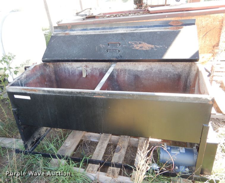 image for item NJ9834 (2) cattle feeders