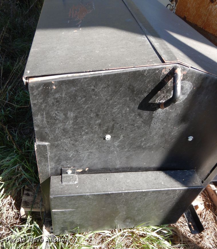 image for item NJ9834 (2) cattle feeders