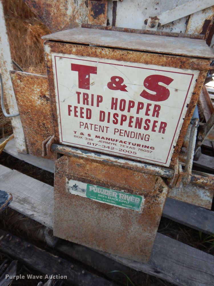 image for item NJ9834 (2) cattle feeders