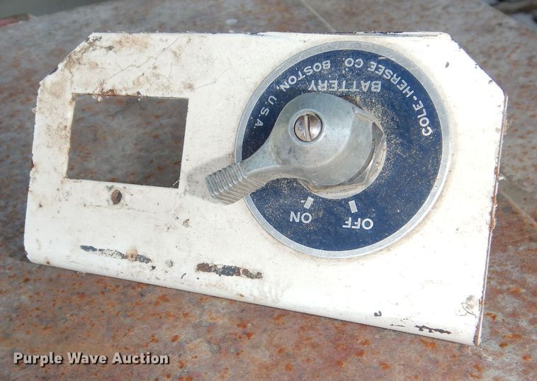 image for item NJ9834 (2) cattle feeders