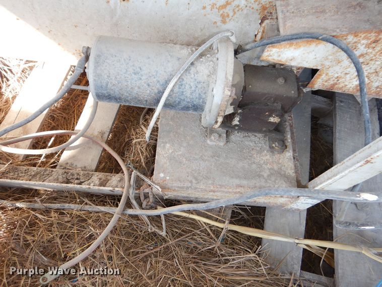 image for item NJ9834 (2) cattle feeders