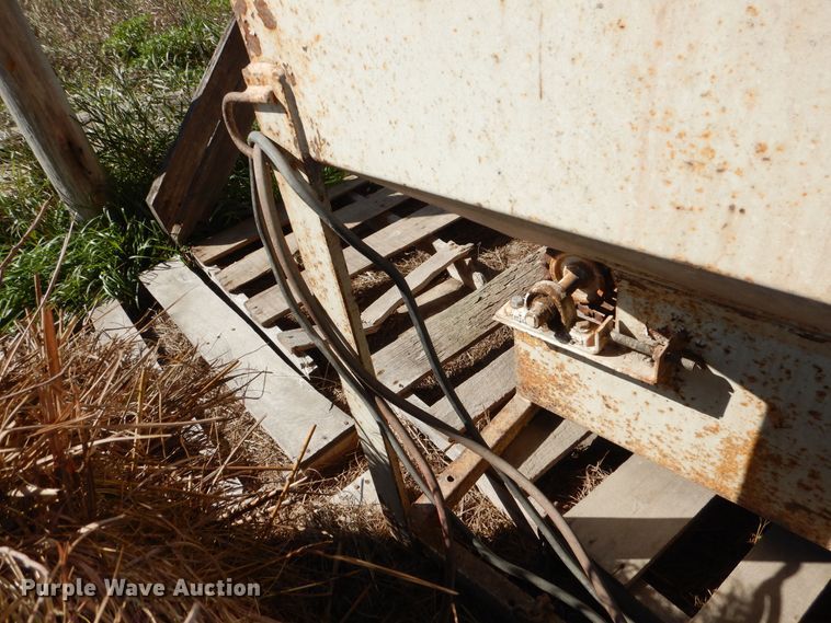 image for item NJ9834 (2) cattle feeders