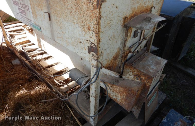 image for item NJ9834 (2) cattle feeders