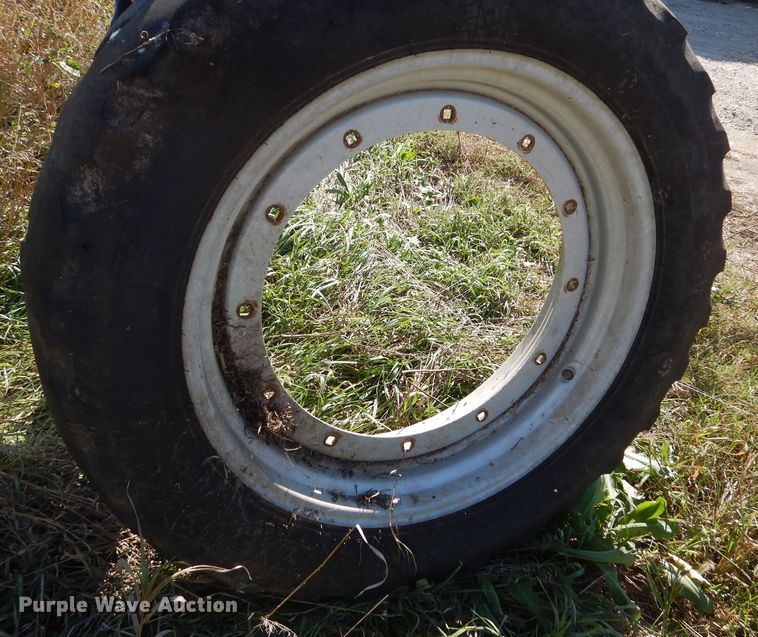 image for item NJ9835 (2) Goodyear Dyna Torque radial 320/85R34