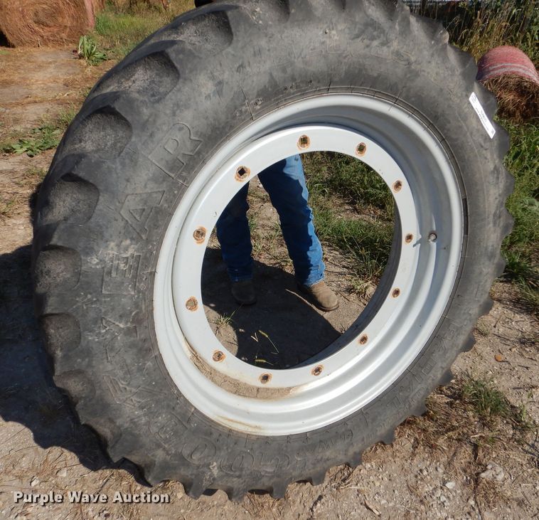 image for item NJ9835 (2) Goodyear Dyna Torque radial 320/85R34