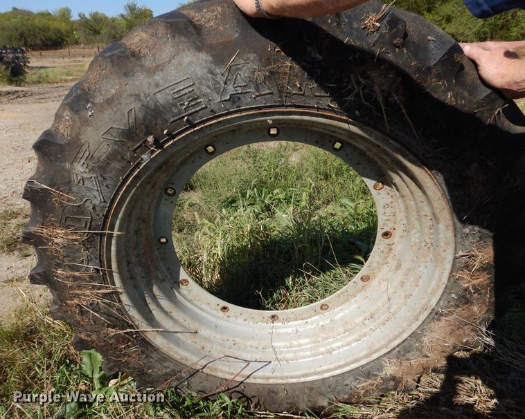 image for item NJ9835 (2) Goodyear Dyna Torque radial 320/85R34