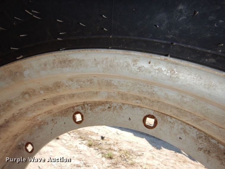 image for item NJ9835 (2) Goodyear Dyna Torque radial 320/85R34