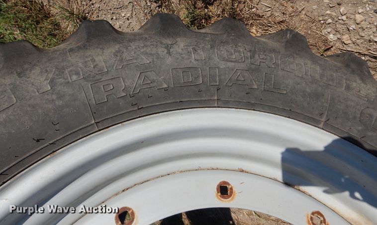 image for item NJ9835 (2) Goodyear Dyna Torque radial 320/85R34