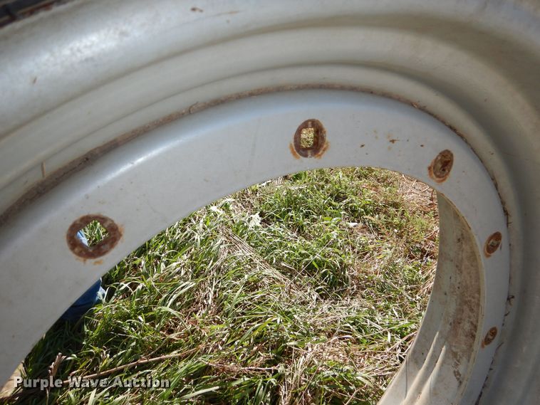 image for item NJ9835 (2) Goodyear Dyna Torque radial 320/85R34