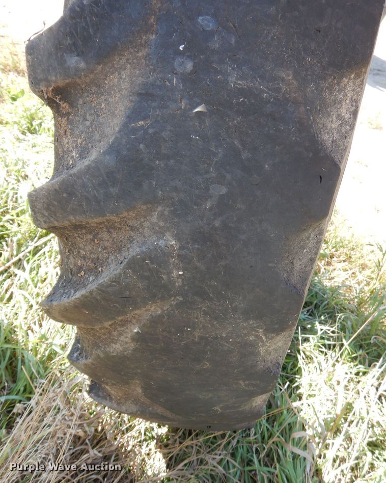 image for item NJ9835 (2) Goodyear Dyna Torque radial 320/85R34