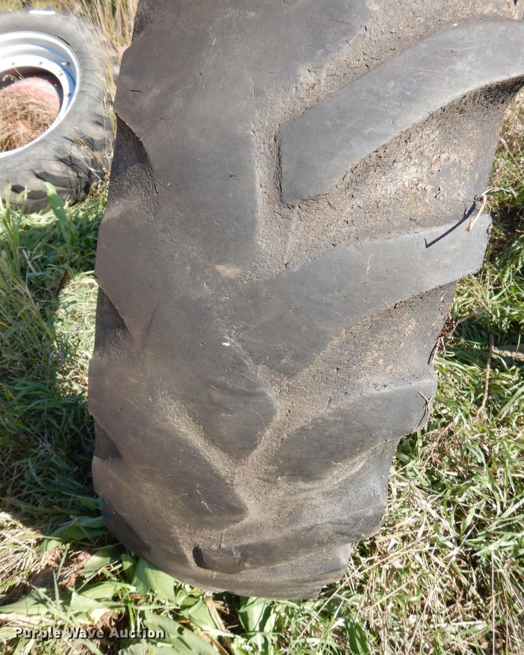 image for item NJ9835 (2) Goodyear Dyna Torque radial 320/85R34