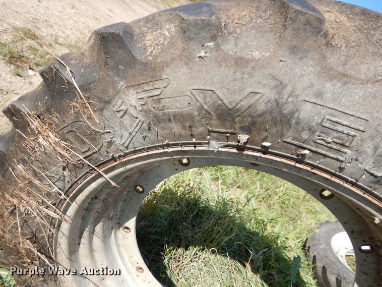 image for item NJ9835 (2) Goodyear Dyna Torque radial 320/85R34