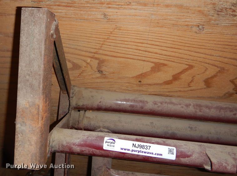 image for item NJ9837 Catch head gate