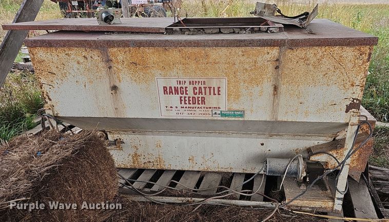 image for item NJ9909 T&S  hopper feeder