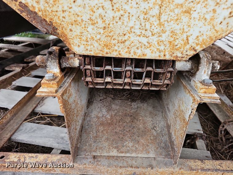 image for item NJ9909 T&S  hopper feeder