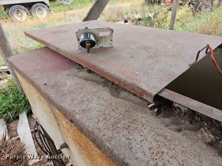 image for item NJ9909 T&S  hopper feeder