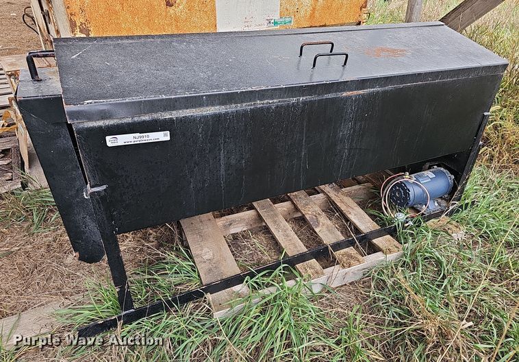 image for item NJ9910 5' x 30" x 3' feeder