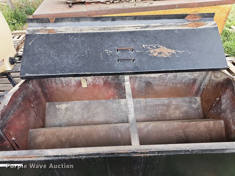 image for item NJ9910 5' x 30" x 3' feeder