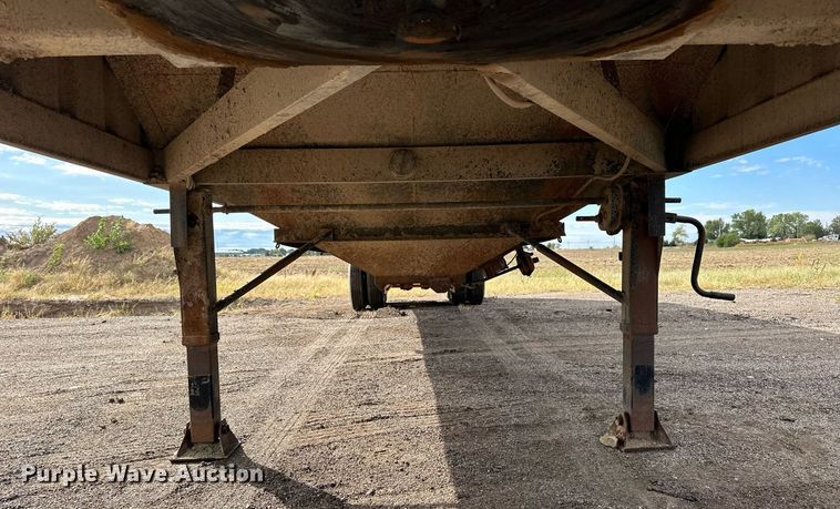 image for item NP9664 2006 Neville Built  grain trailer