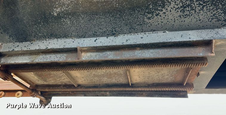 image for item NP9664 2006 Neville Built  grain trailer