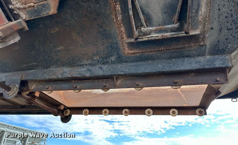 image for item NP9664 2006 Neville Built  grain trailer