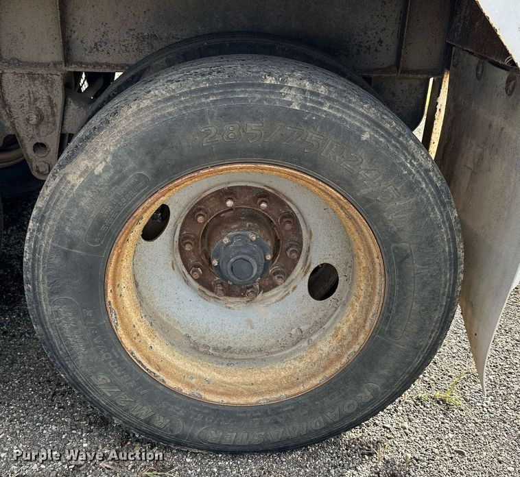 image for item NP9664 2006 Neville Built  grain trailer