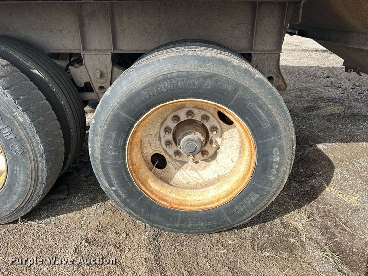 image for item NP9664 2006 Neville Built  grain trailer