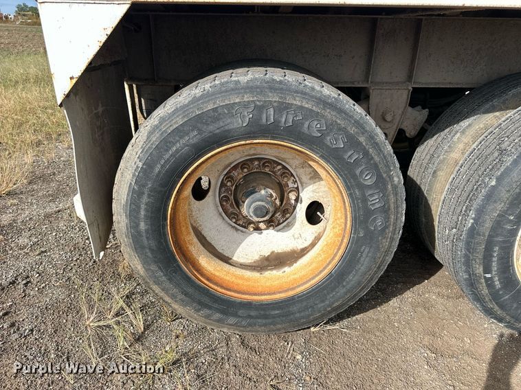 image for item NP9664 2006 Neville Built  grain trailer