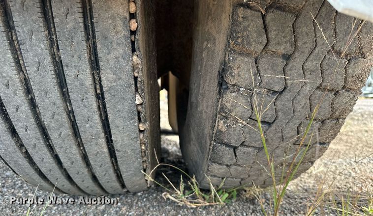 image for item NP9664 2006 Neville Built  grain trailer