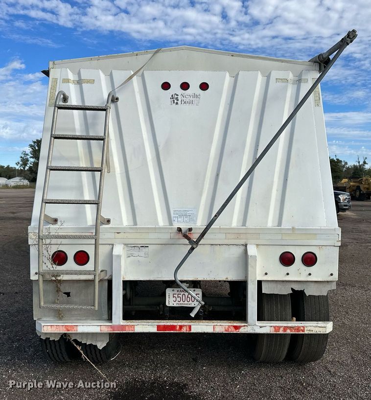 image for item NP9676 2006 Neville Built  grain Trailer