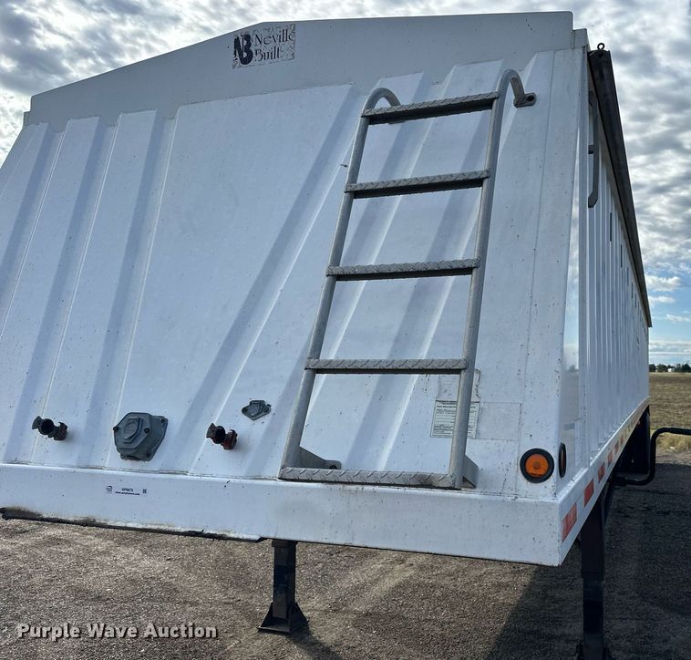 image for item NP9676 2006 Neville Built  grain Trailer